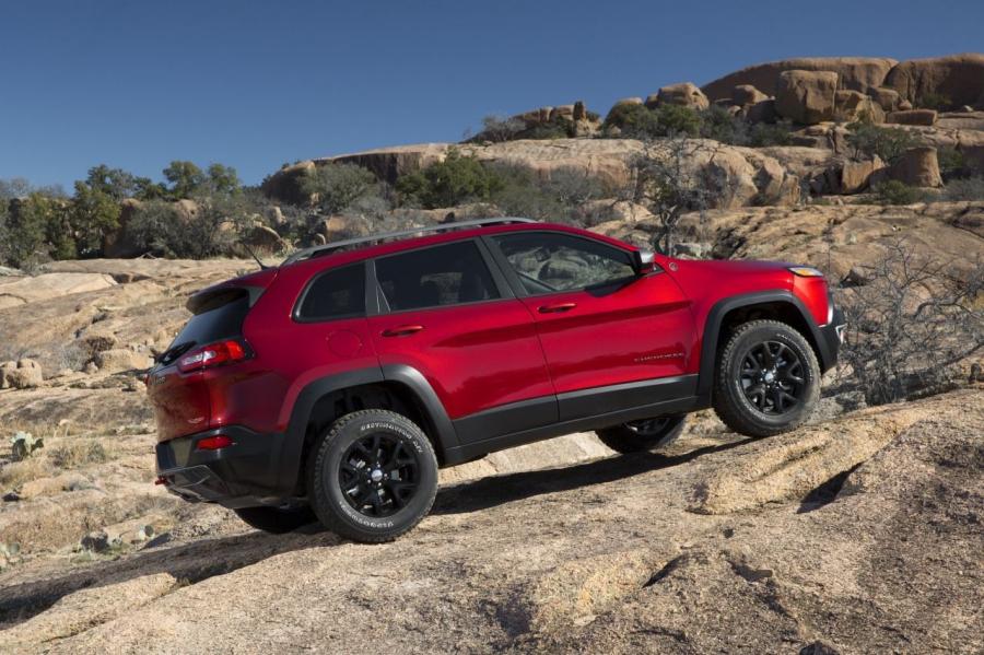 Jeep Cherokee 2014 года  (фото 34 из 88)